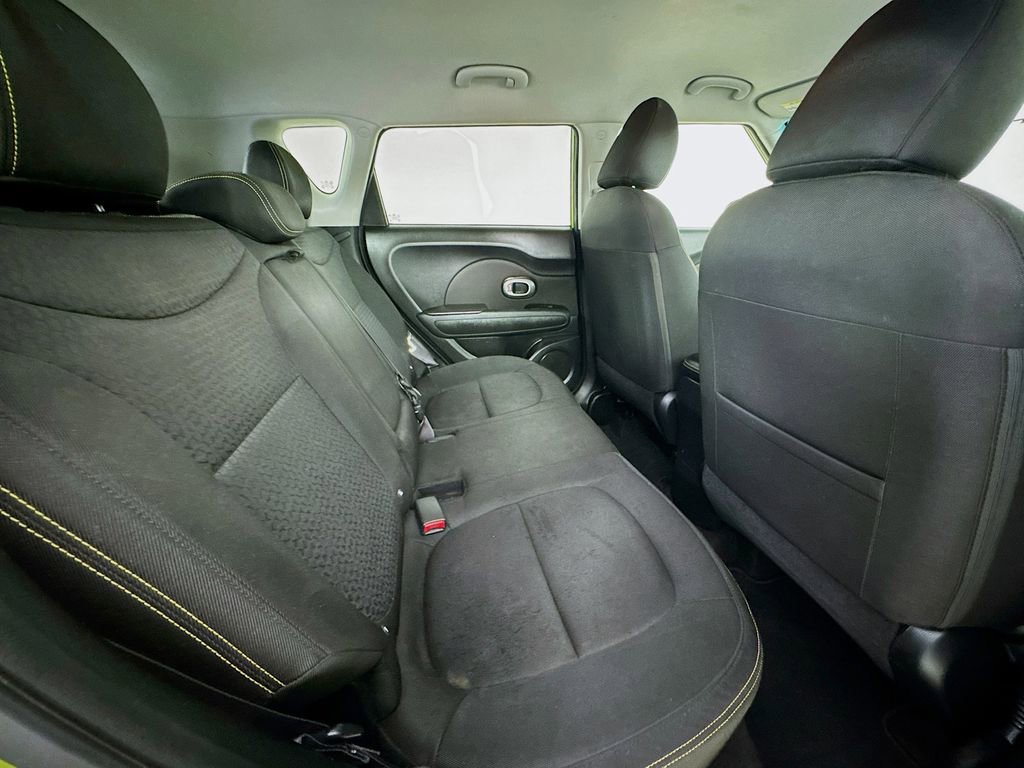 Used 2016 Kia Soul + FWD image 31