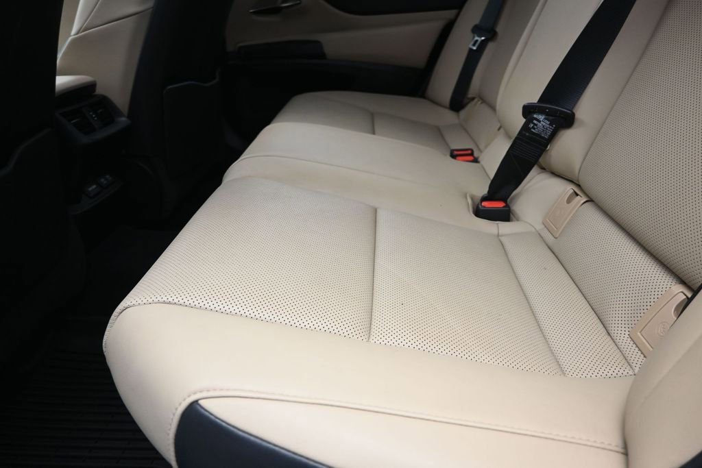 Used 2021 Lexus ES 300h w/ Premium Package FWD image 16