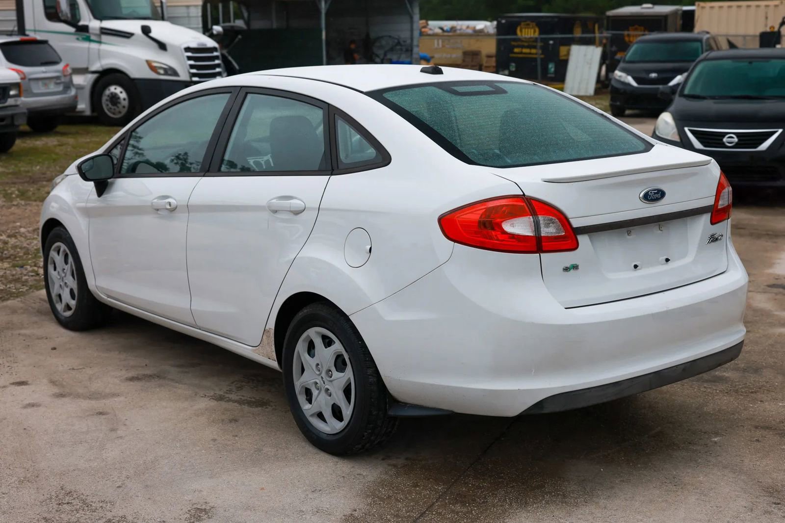 Used 2011 Ford Fiesta SE w/ Super Fuel Economy Pkg image 4