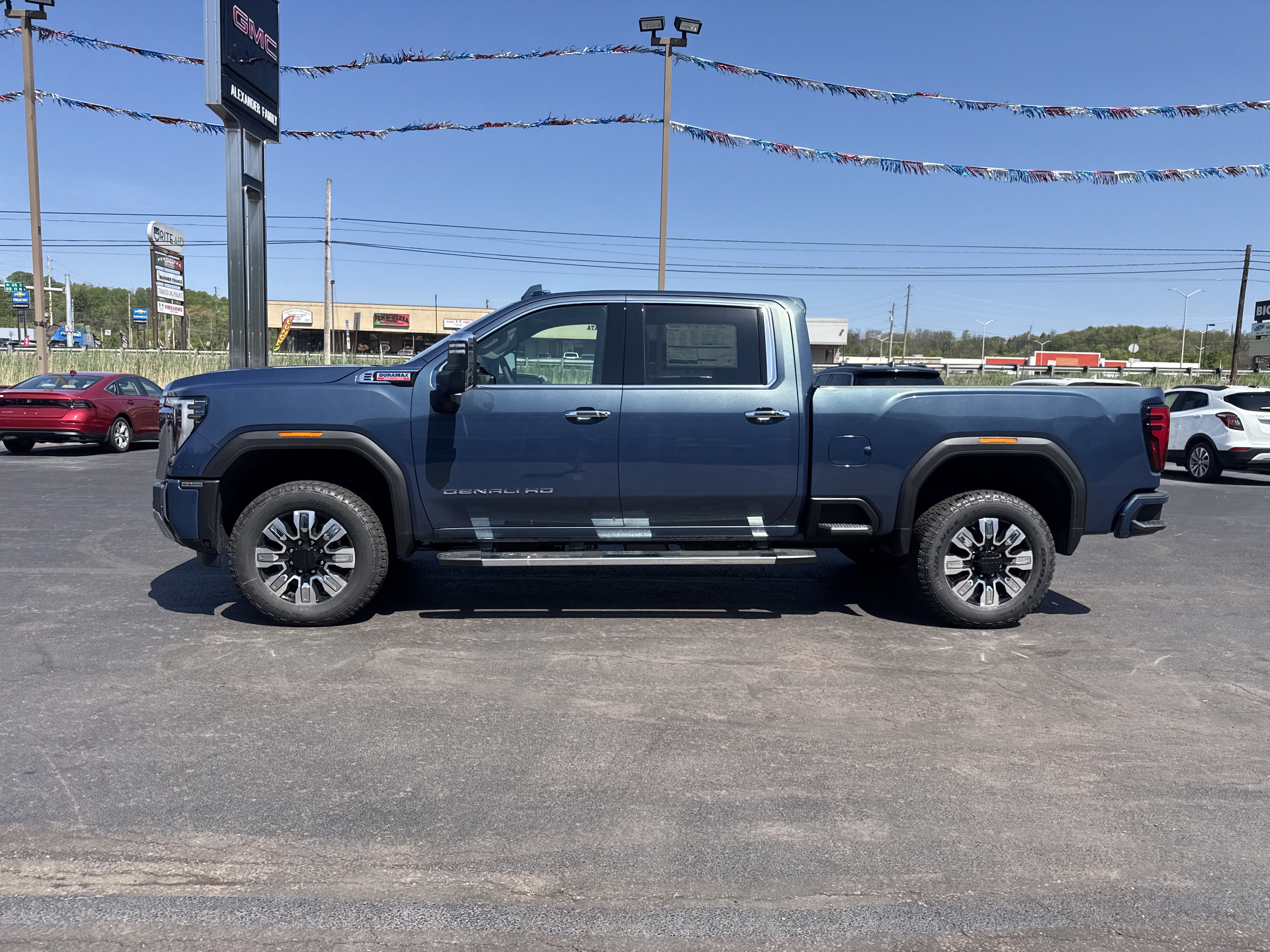 New 2026 GMC Sierra 2500 Denali w/ Denali Reserve Package AWD/4WD image 7