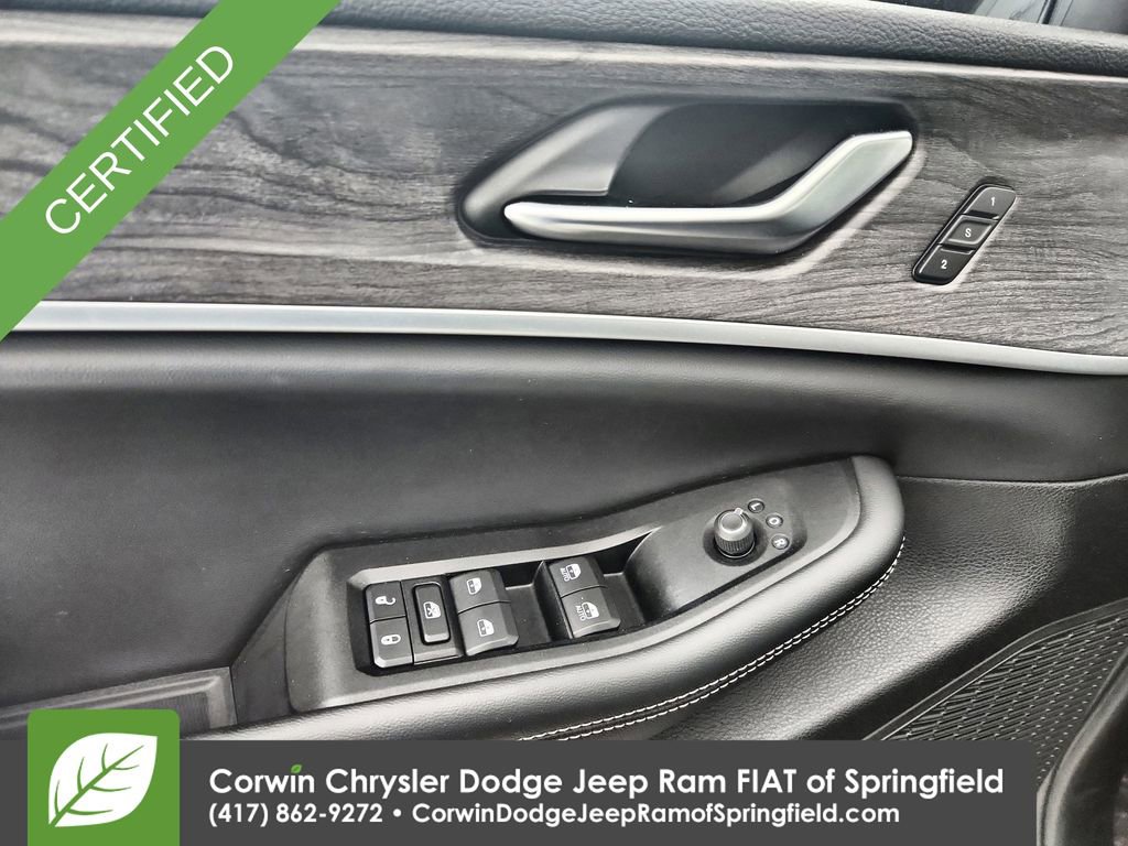 Certified 2023 Jeep Grand Cherokee L Limited AWD/4WD image 20