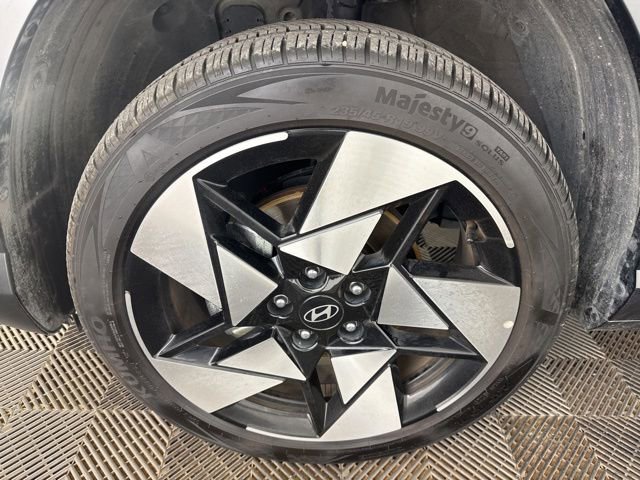 Used 2025 Hyundai Kona Limited AWD/4WD image 27