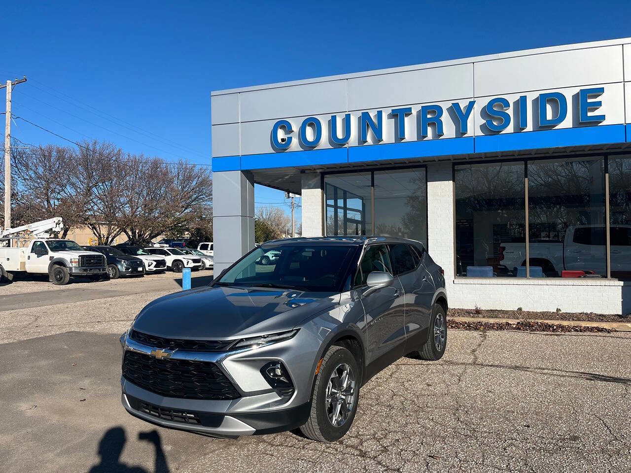 Used 2025 Chevrolet Blazer LT image 2