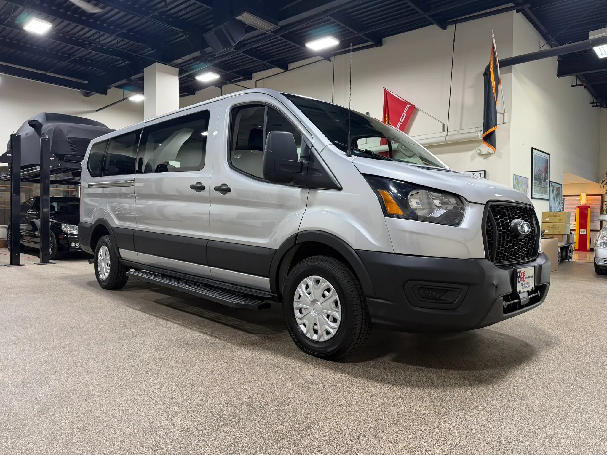 Used 2022 Ford Transit 350 XL RWD image 5