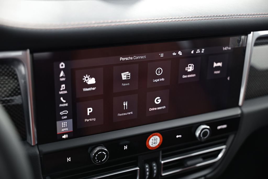 New 2026 Porsche Macan image 37