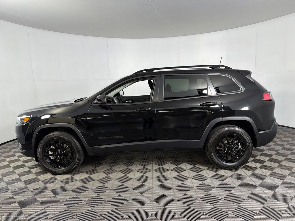 Used 2023 Jeep Cherokee Altitude Lux w/ Mopar Interior Package AWD/4WD image 10