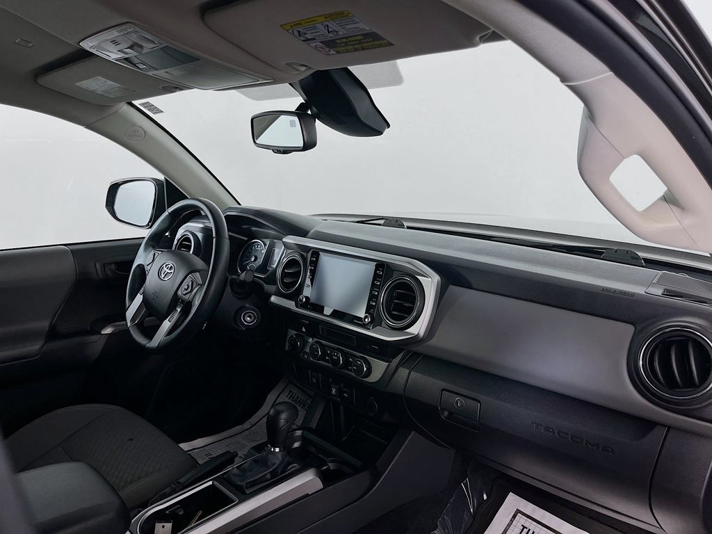 Used 2022 Toyota Tacoma SR5 AWD/4WD image 33