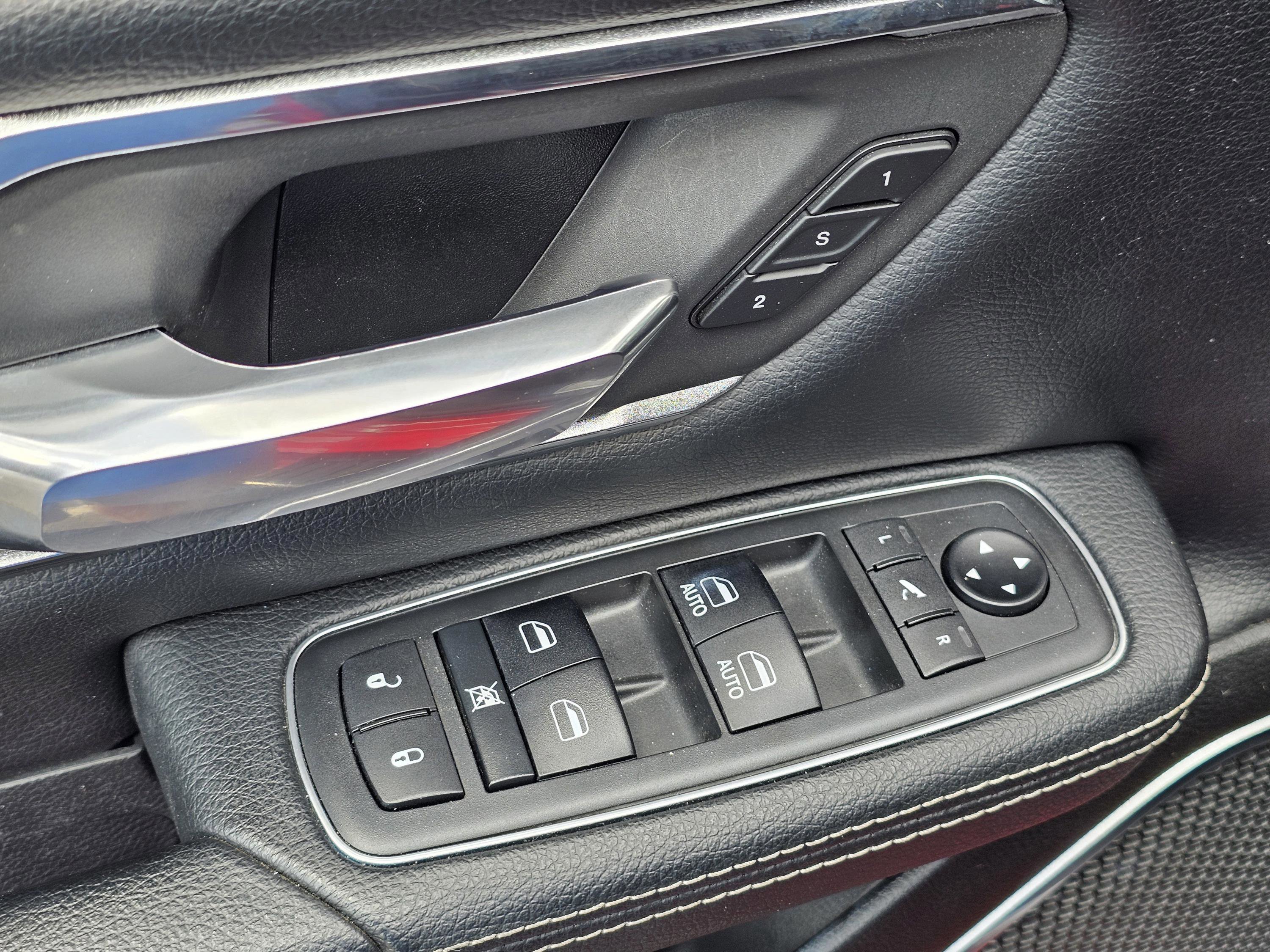 Used 2019 RAM 1500 Laramie AWD/4WD image 17