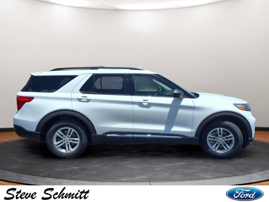 Used 2023 Ford Explorer XLT w/ Equipment Group 202A AWD/4WD image 26