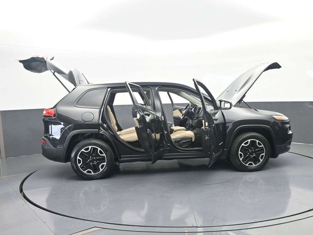Used 2016 Jeep Cherokee Sport AWD/4WD image 66