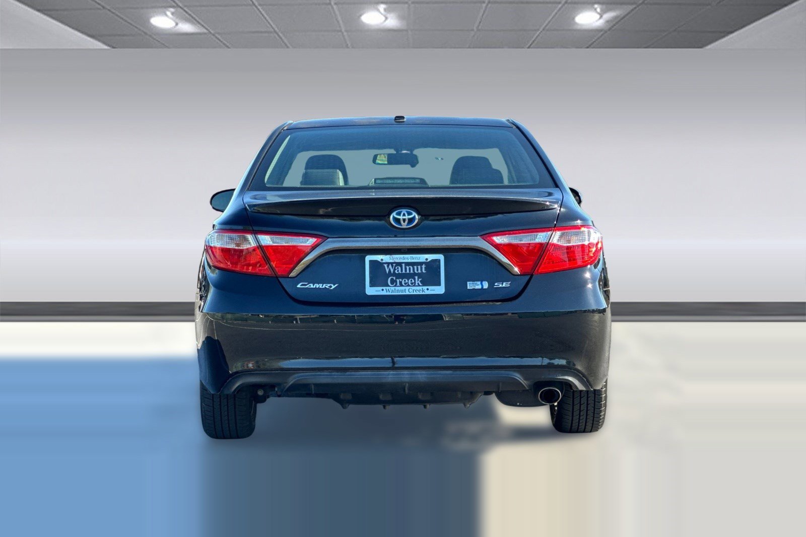 Used 2016 Toyota Camry SE image 9