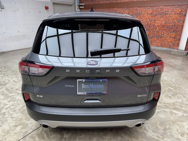 Used 2022 Ford Escape SE image 4