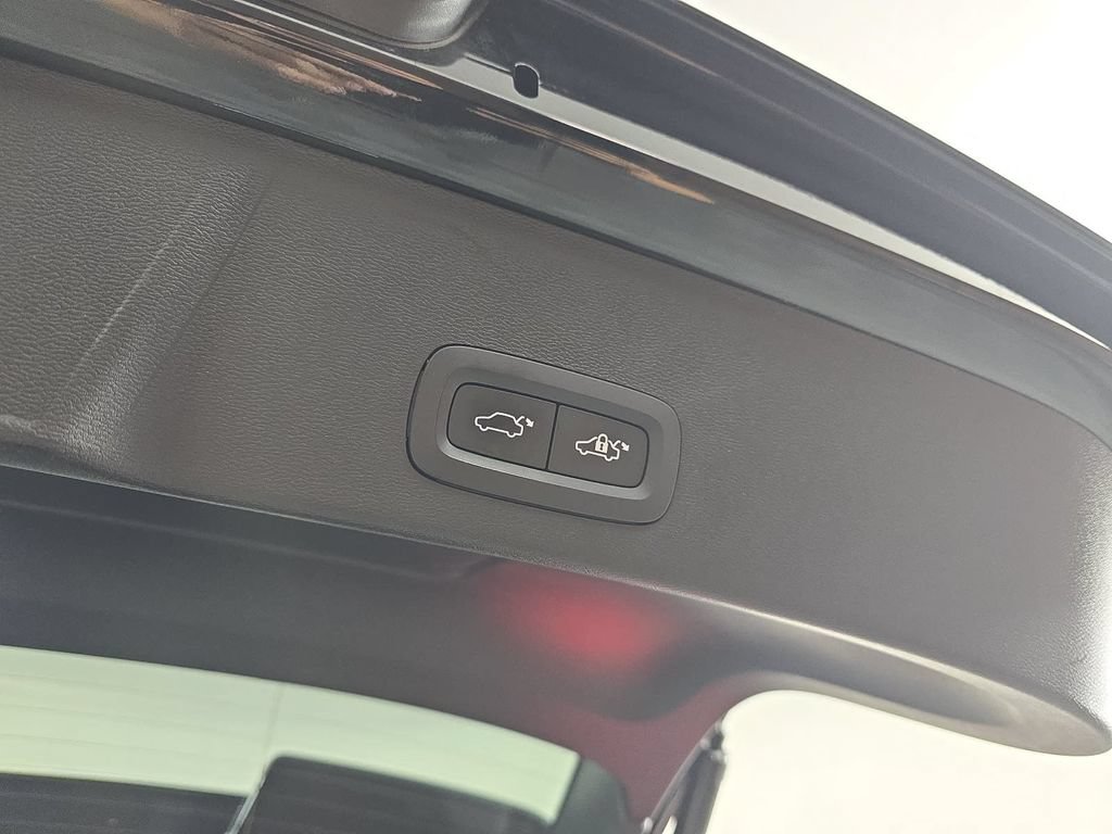 Used 2023 Volvo XC40 Recharge Plus w/ Protection Package Premier AWD/4WD image 31