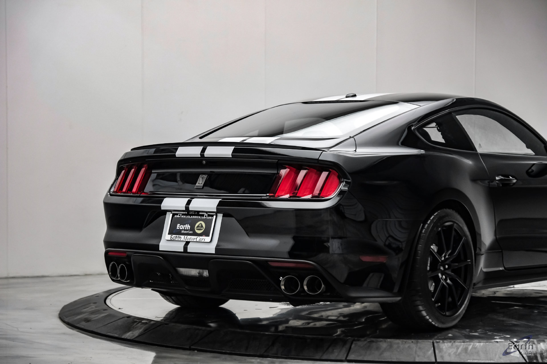 Used 2015 Ford Mustang Shelby GT350 RWD image 17