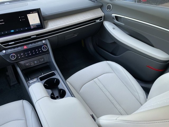 New 2025 Hyundai Sonata Limited image 24