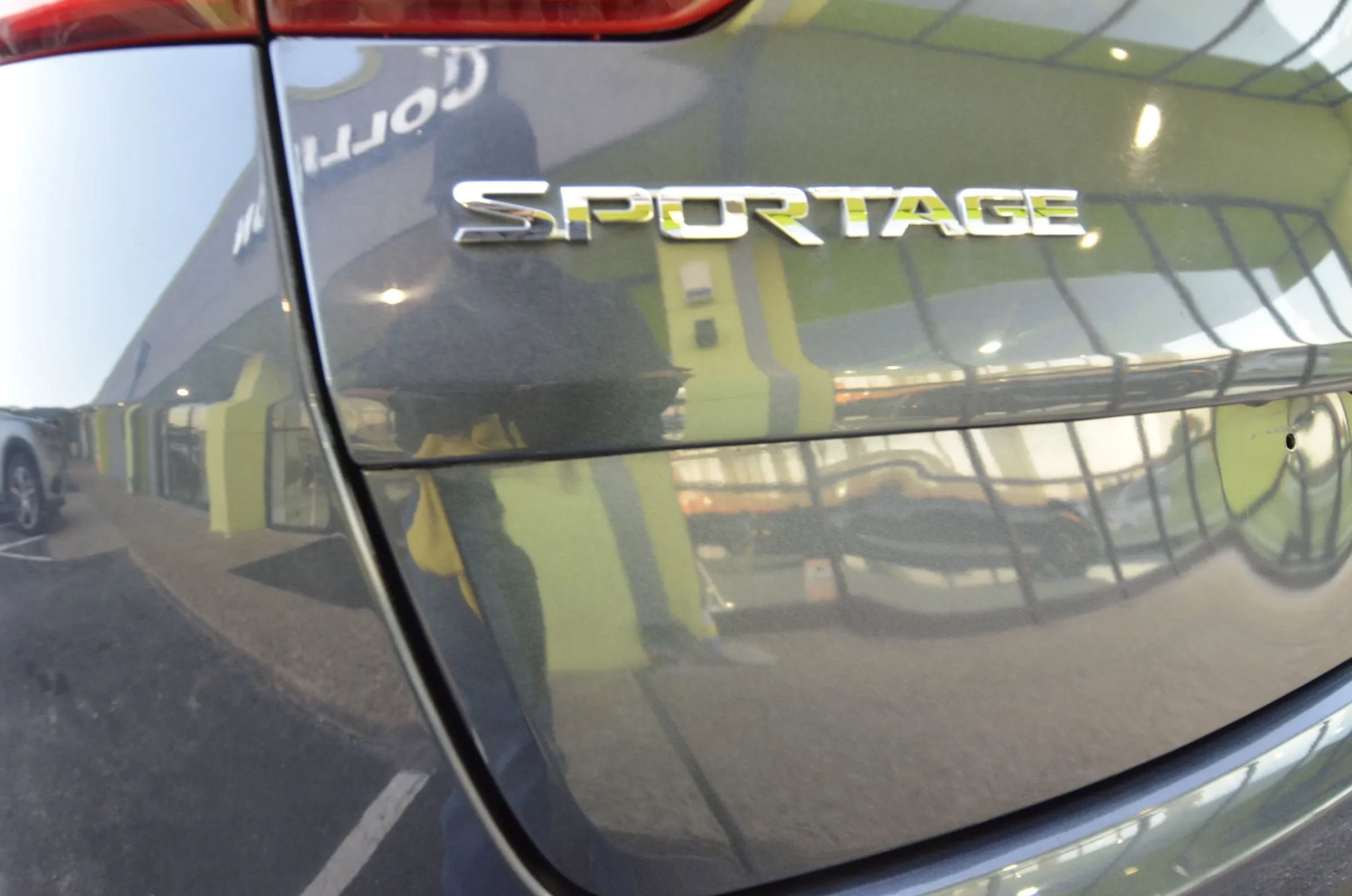 Used 2018 Kia Sportage LX w/ LX Technology Package image 48