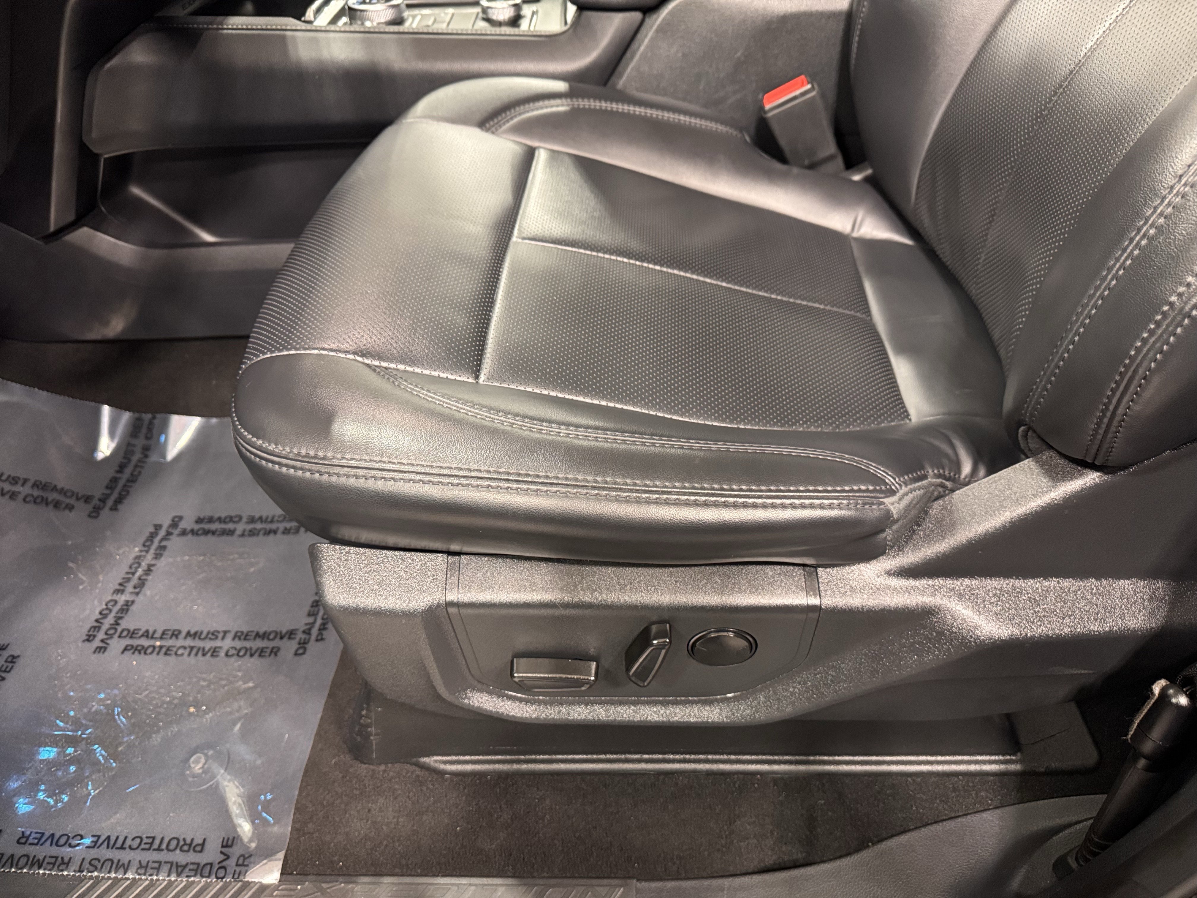 Used 2024 Ford Expedition Max XLT image 19