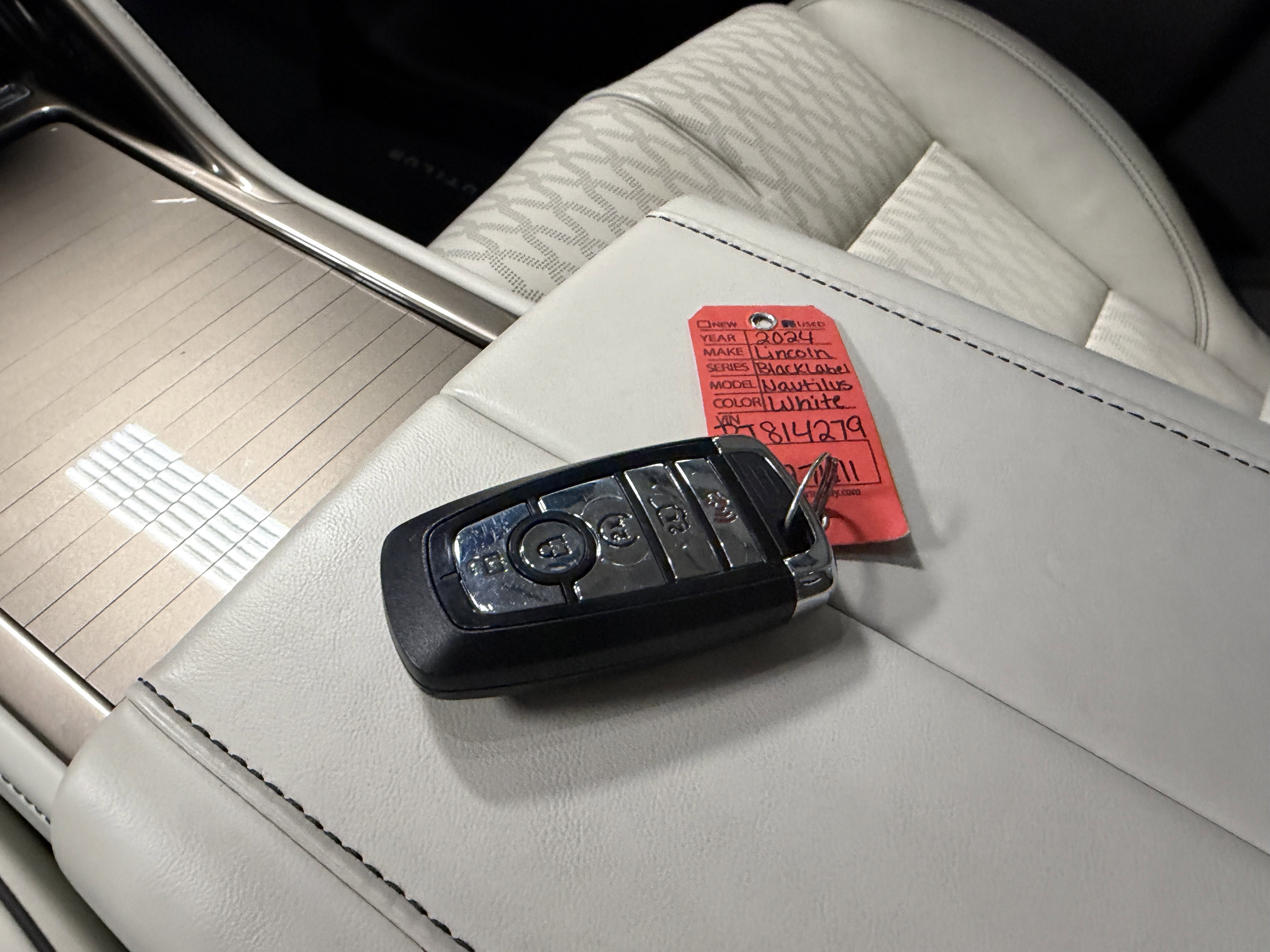 Used 2024 Lincoln Nautilus Black Label w/ Jet Appearance Package (87T) image 16