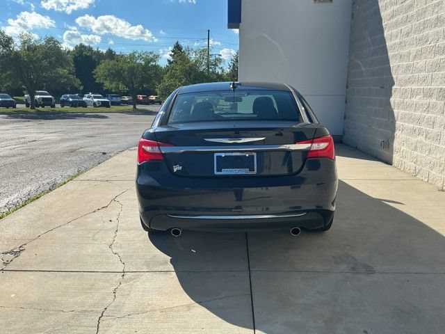 Used 2011 Chrysler 200 Limited FWD image 10