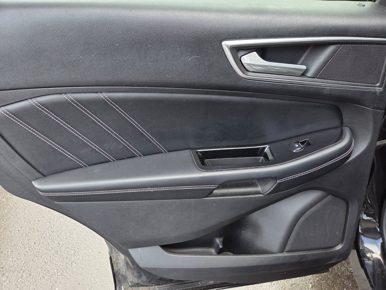 Used 2015 Ford Edge Sport w/ Equipment Group 401A FWD image 10