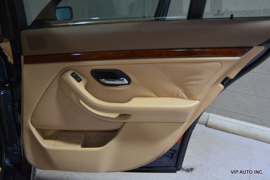 Used 2002 BMW 525i Sedan image 10