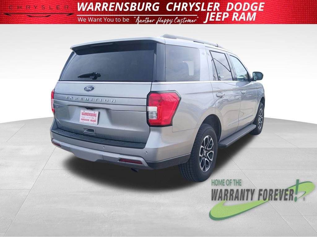 Used 2024 Ford Expedition XLT image 3