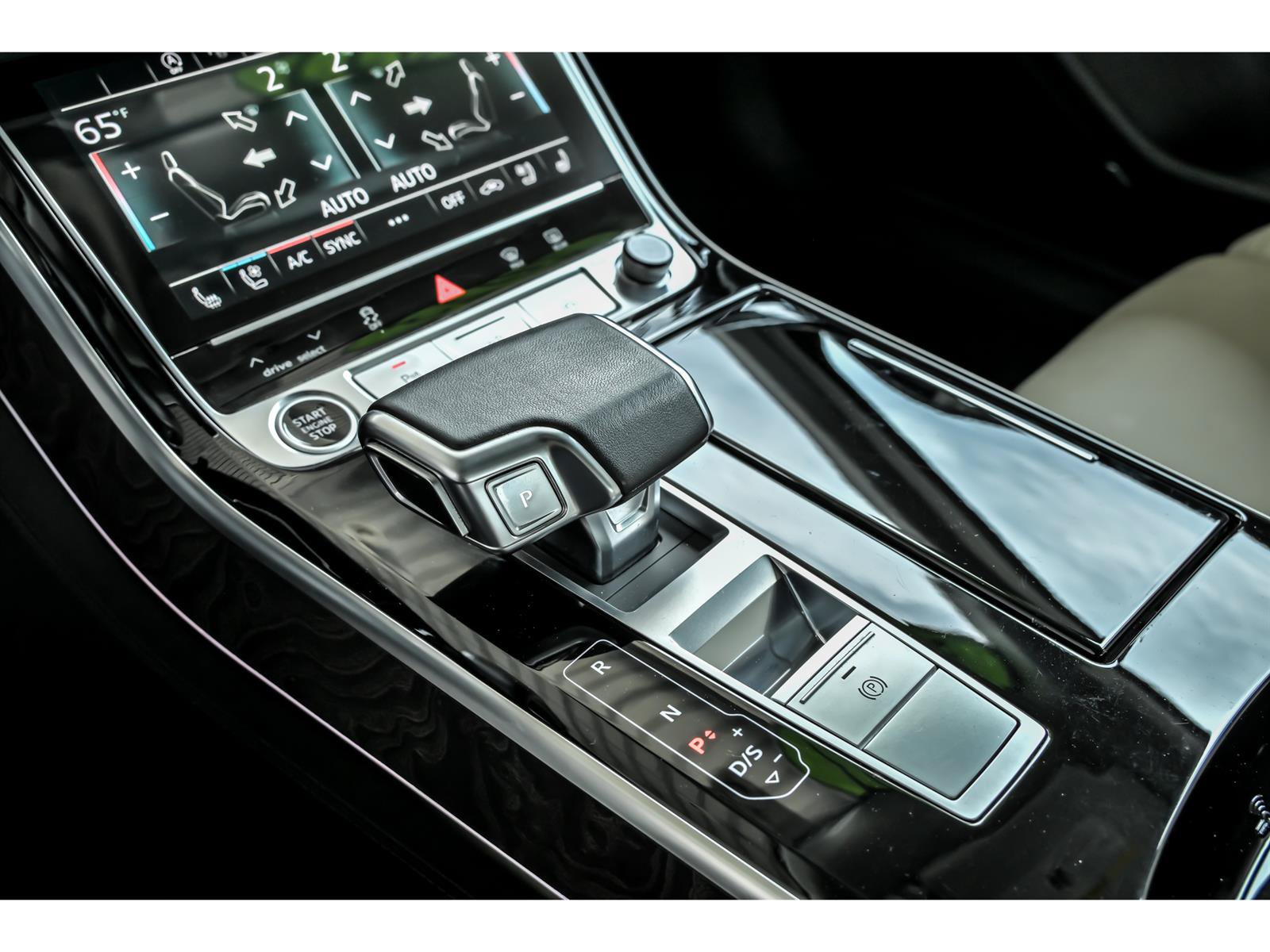 Used 2023 Audi A8 L 3.0T w/ Comfort Plus Package AWD/4WD image 22