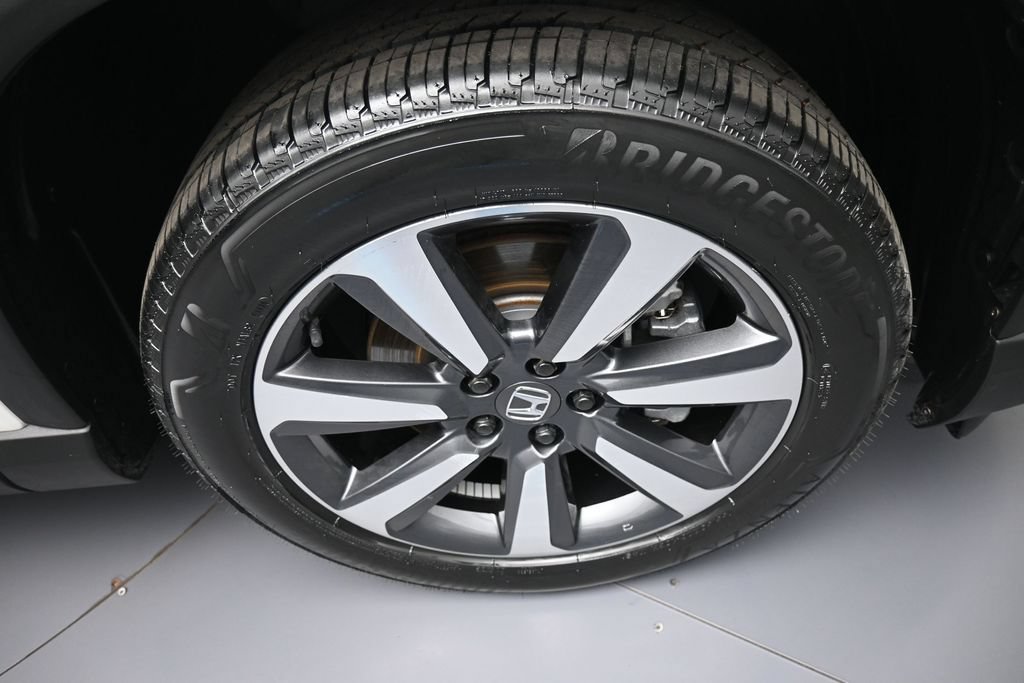 Certified 2024 Honda Pilot Touring image 13