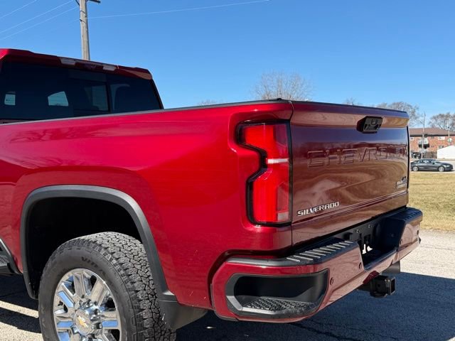 Used 2024 Chevrolet Silverado 2500 High Country w/ High Country Premium Package image 9