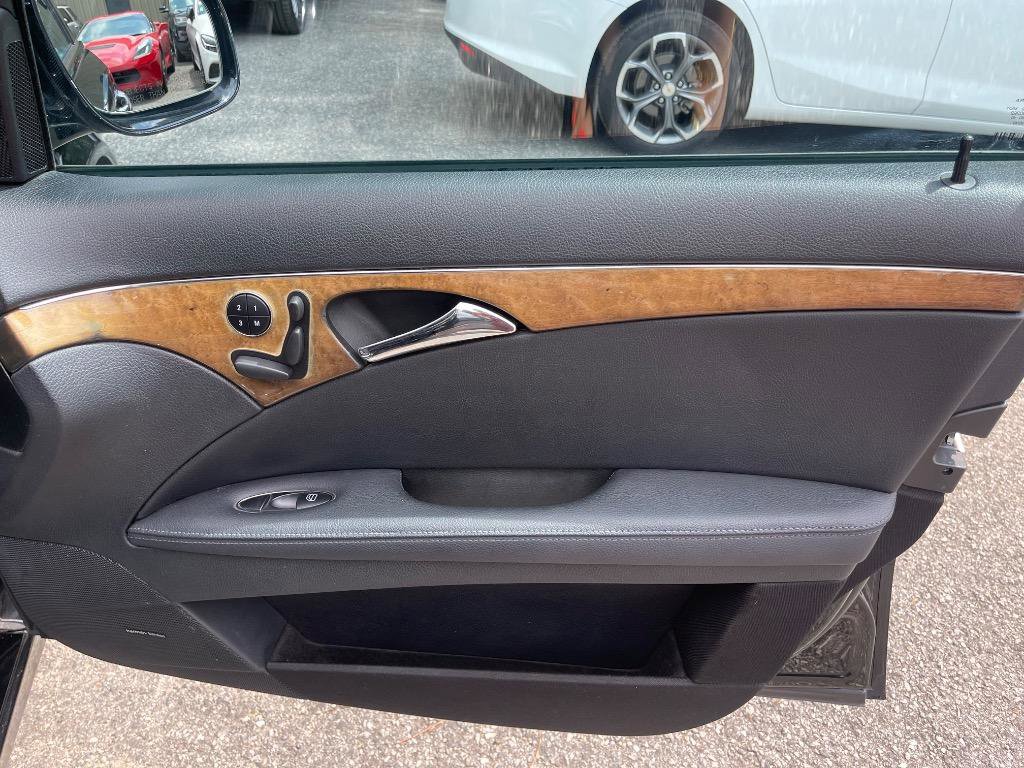 Used 2008 Mercedes-Benz E 350 Sedan image 39