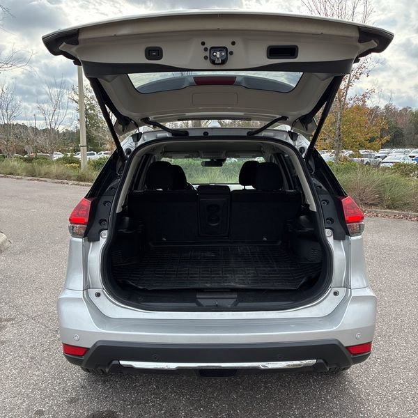 Used 2020 Nissan Rogue SV image 17