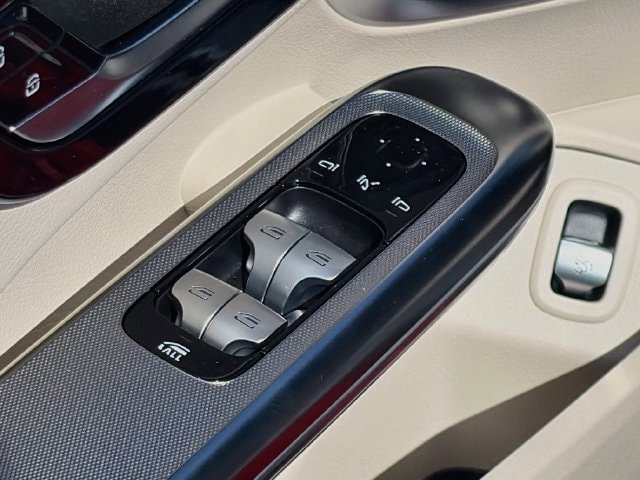 New 2027 Mercedes-Benz CLE 450 4MATIC Cabriolet image 17