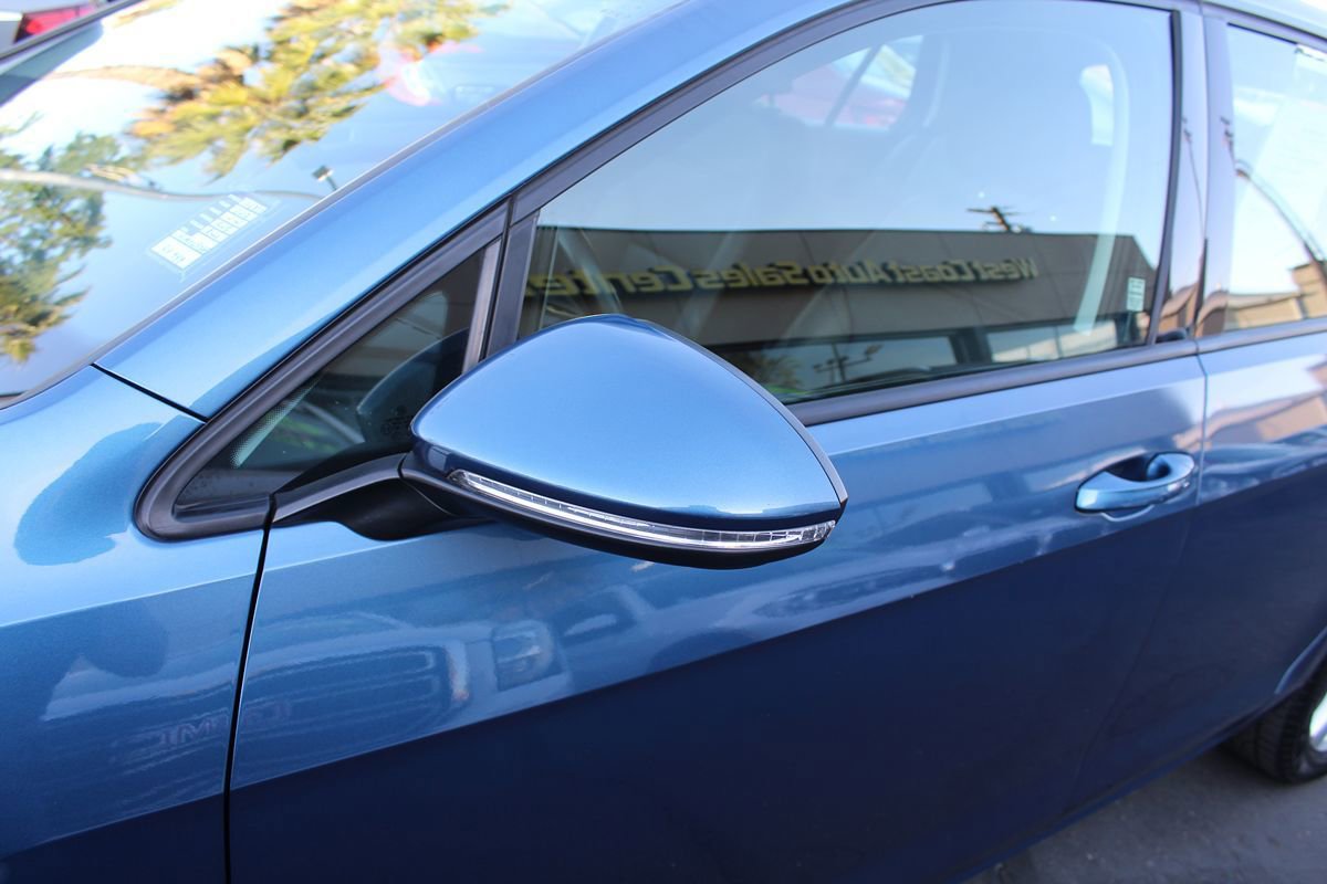 Used 2017 Volkswagen Golf Wolfsburg Edition FWD image 12