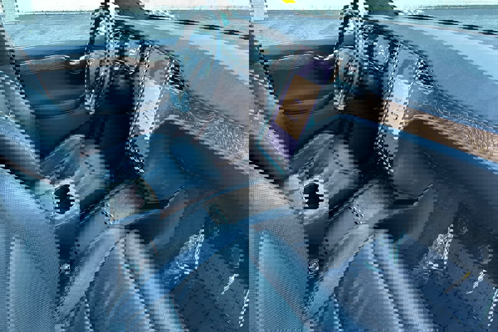 Used 2017 Tesla Model X image 16