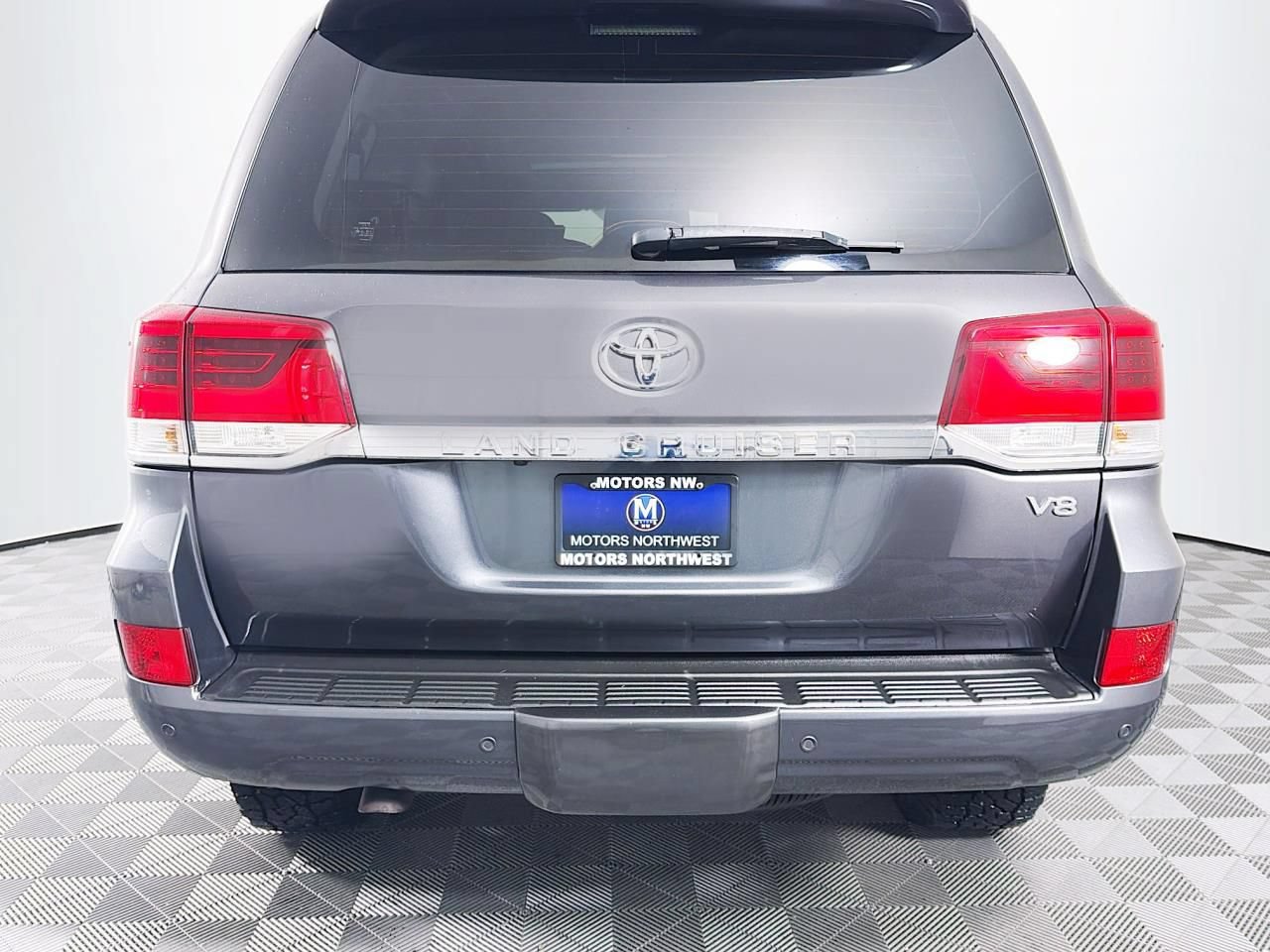 Used 2016 Toyota Land Cruiser AWD/4WD image 25
