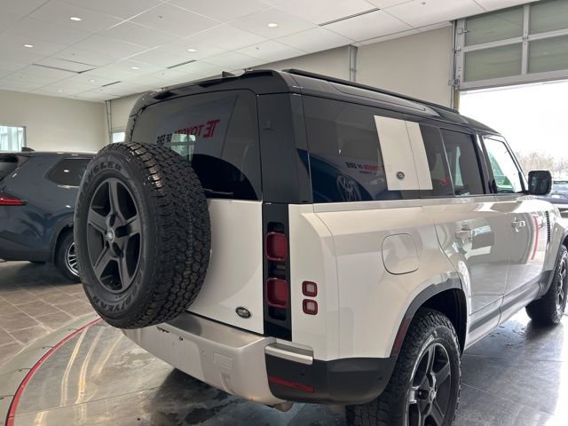 Used 2022 Land Rover Defender 110 AWD/4WD image 7