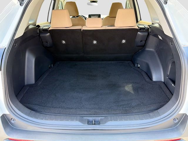 Used 2021 Toyota RAV4 XLE image 12