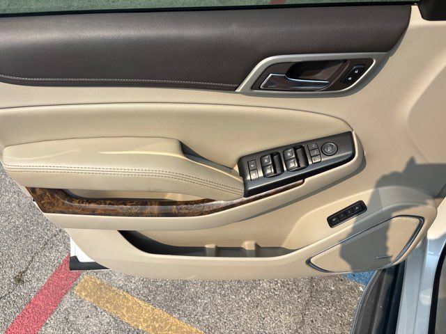 Used 2016 GMC Yukon Denali RWD image 17