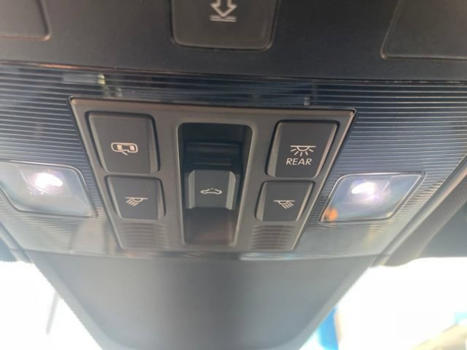Used 2023 Volkswagen Tiguan SE R-Line FWD image 19