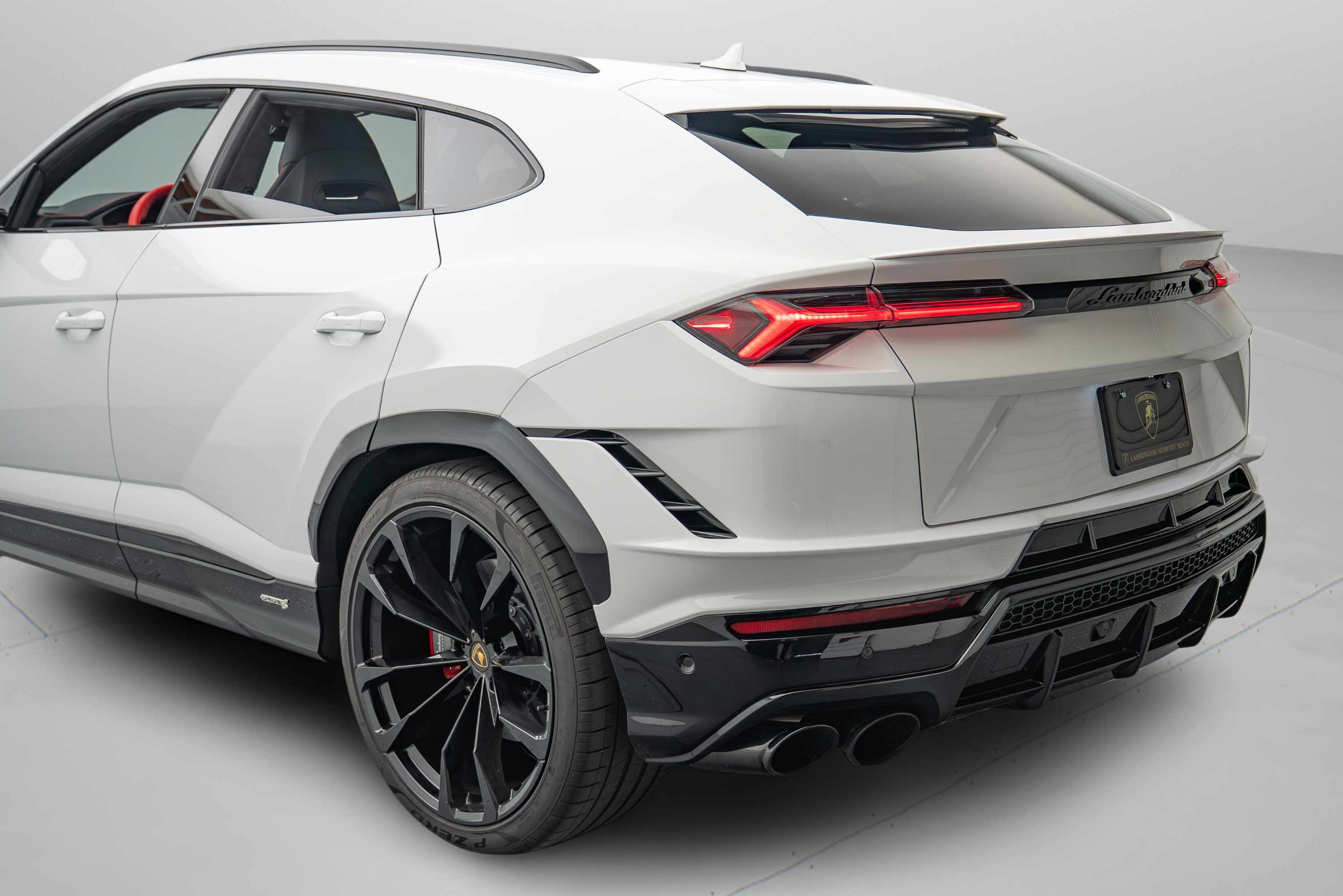 Used 2024 Lamborghini Urus S AWD/4WD image 33