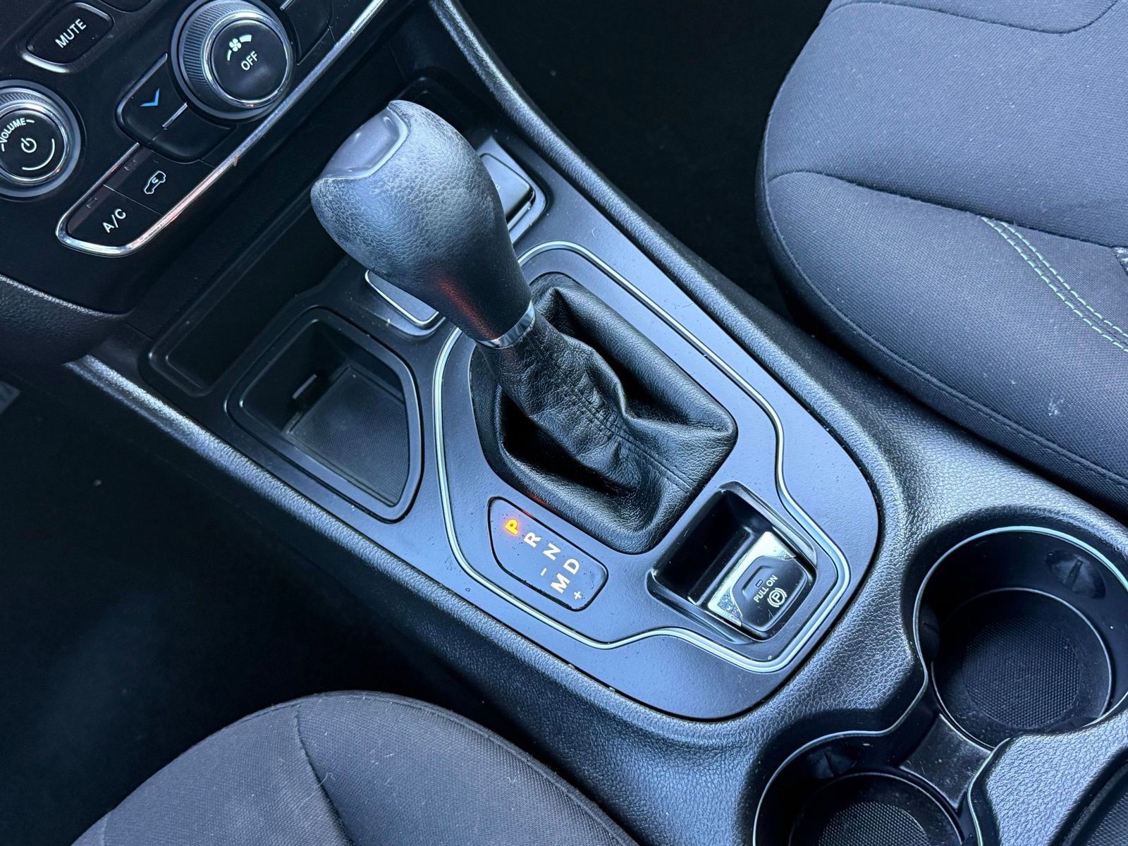 Used 2019 Jeep Cherokee Latitude w/ Popular Appearance Group image 21