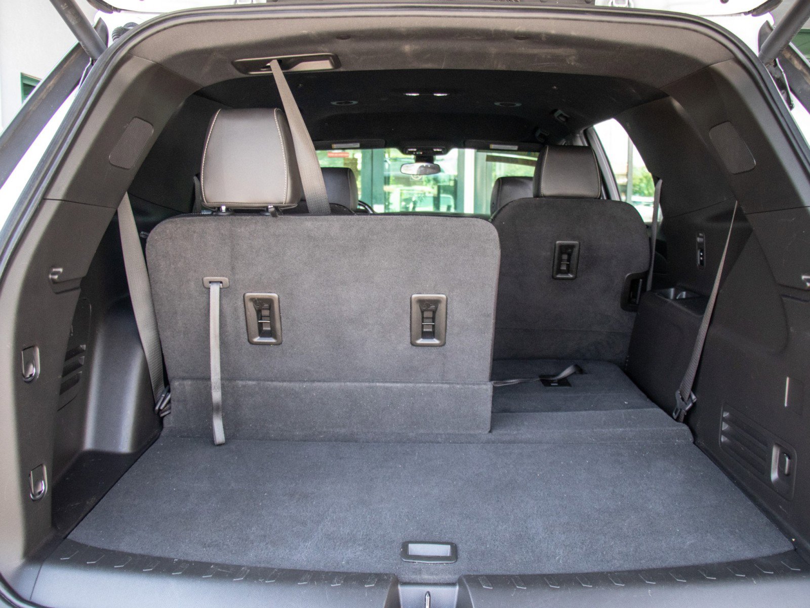 Used 2023 Chevrolet Traverse LT image 25