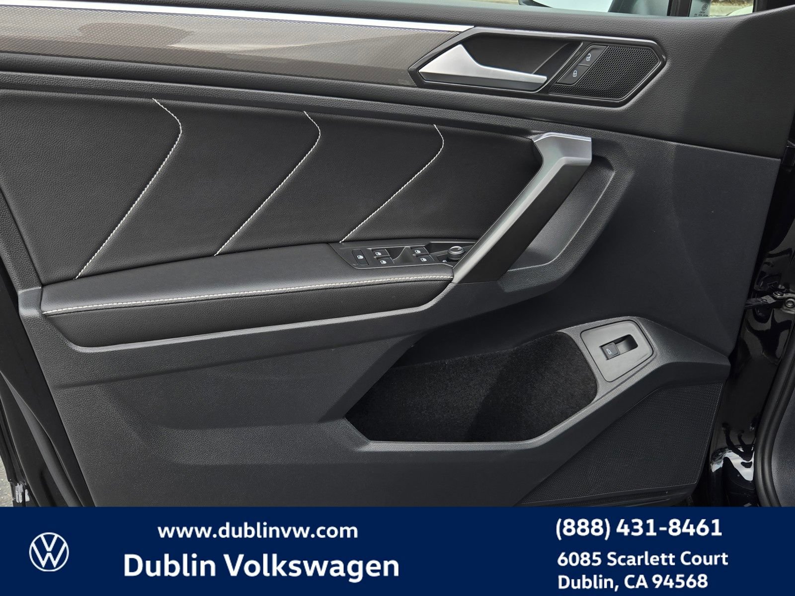 Used 2022 Volkswagen Tiguan SE R-Line FWD image 10
