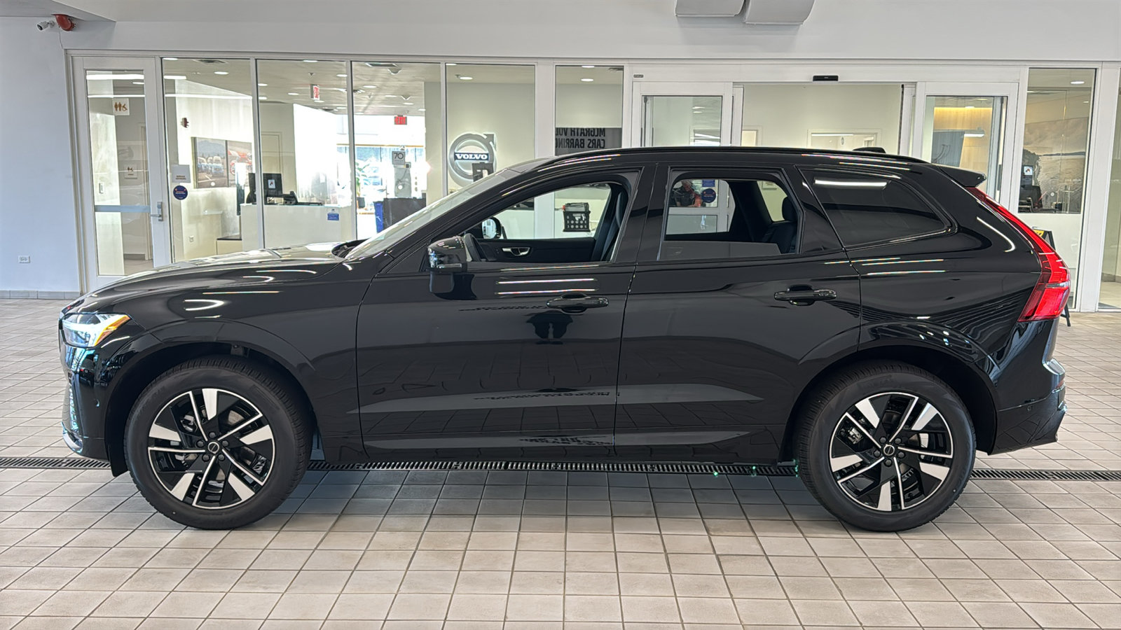 New 2026 Volvo XC60 B5 Plus w/ Climate Package AWD/4WD image 8