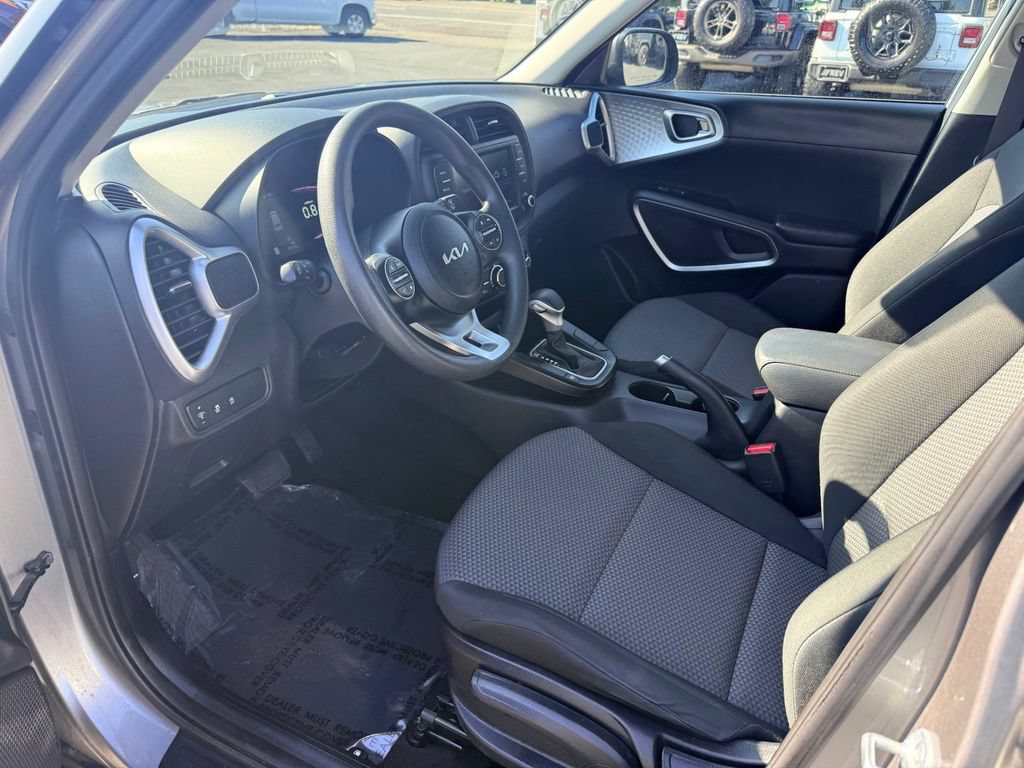 Used 2023 Kia Soul LX w/ Option Group 015 FWD image 14