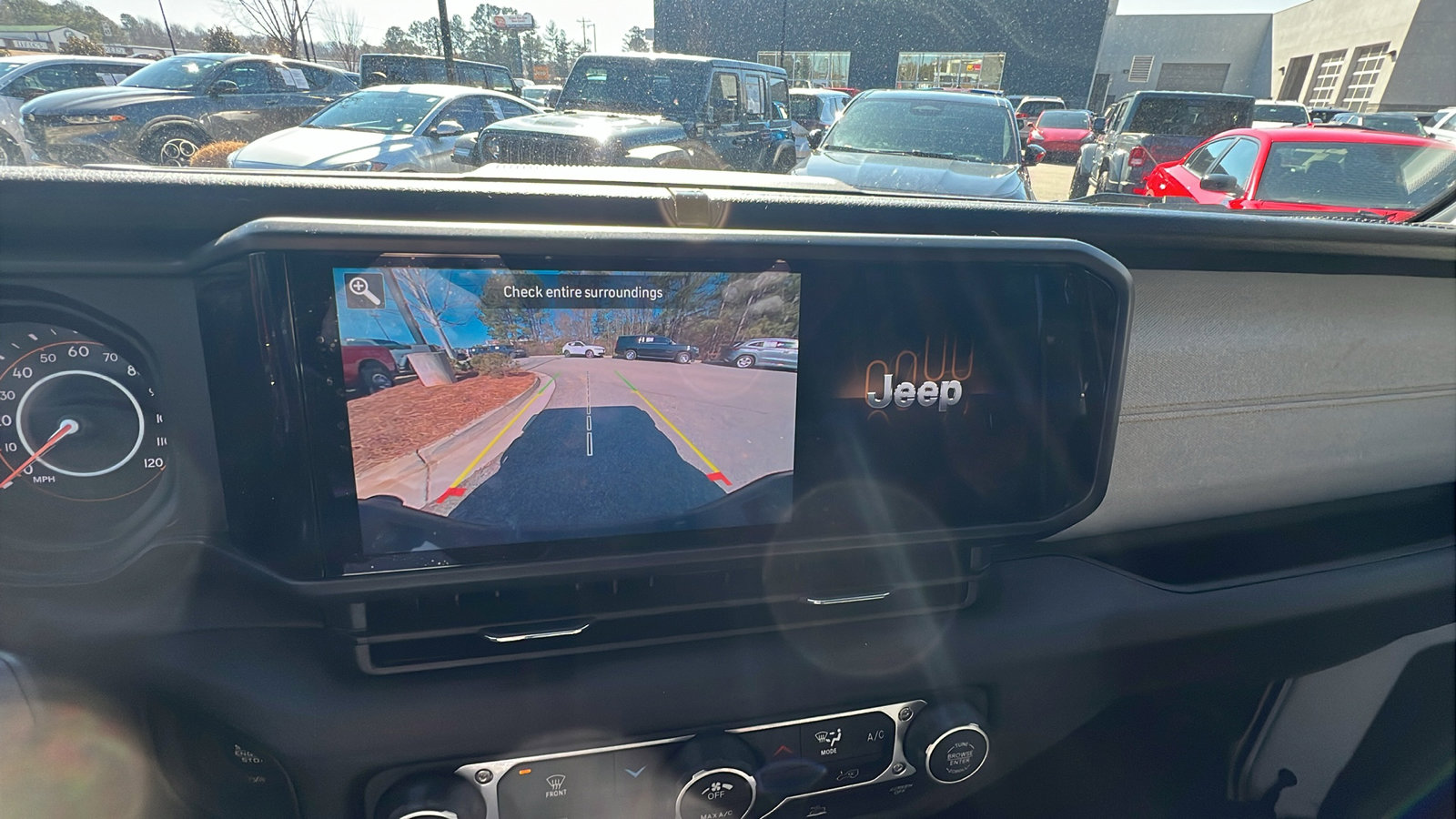 Used 2024 Jeep Gladiator Sport image 31