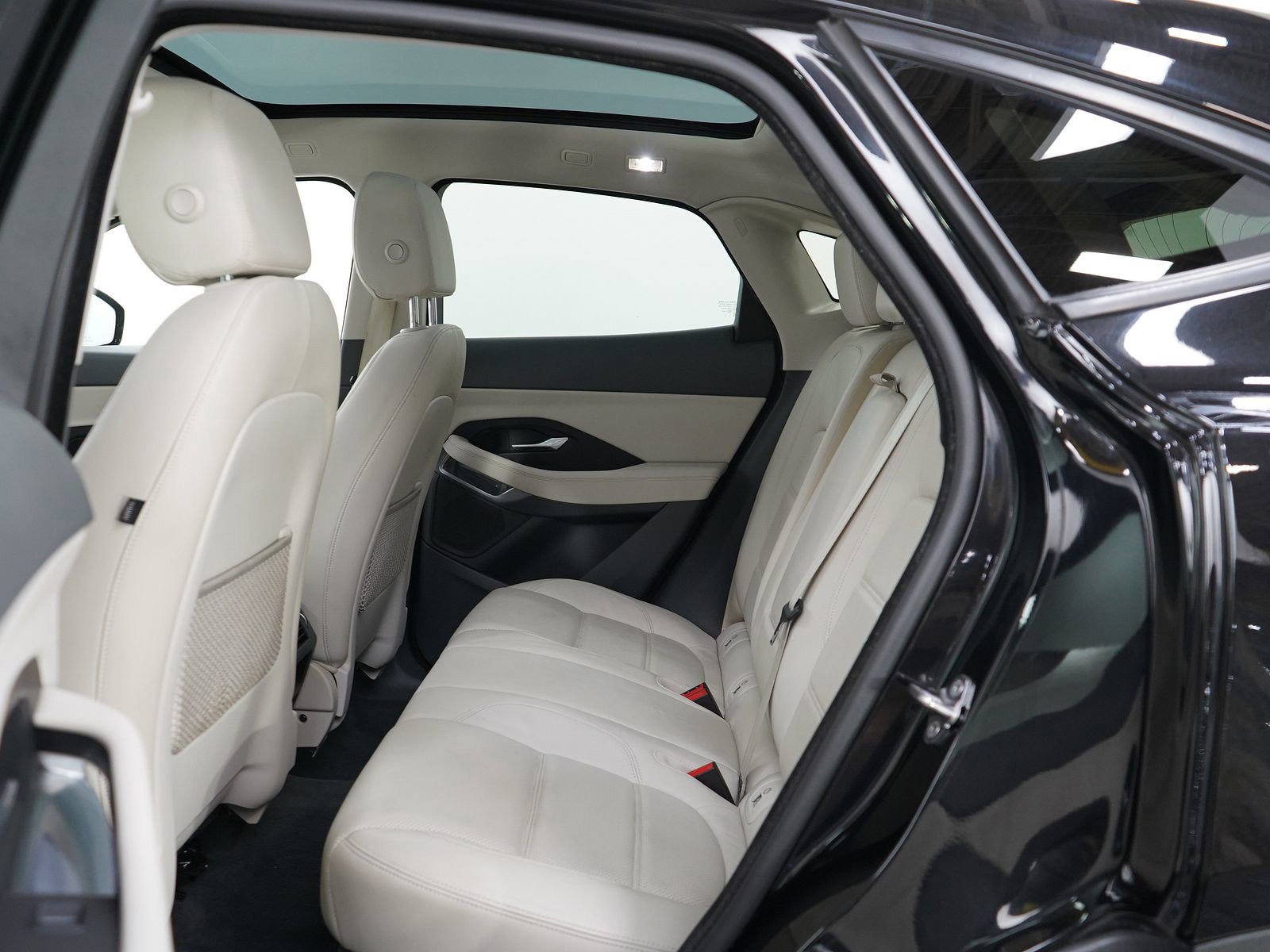 Used 2019 Jaguar E-PACE S image 18