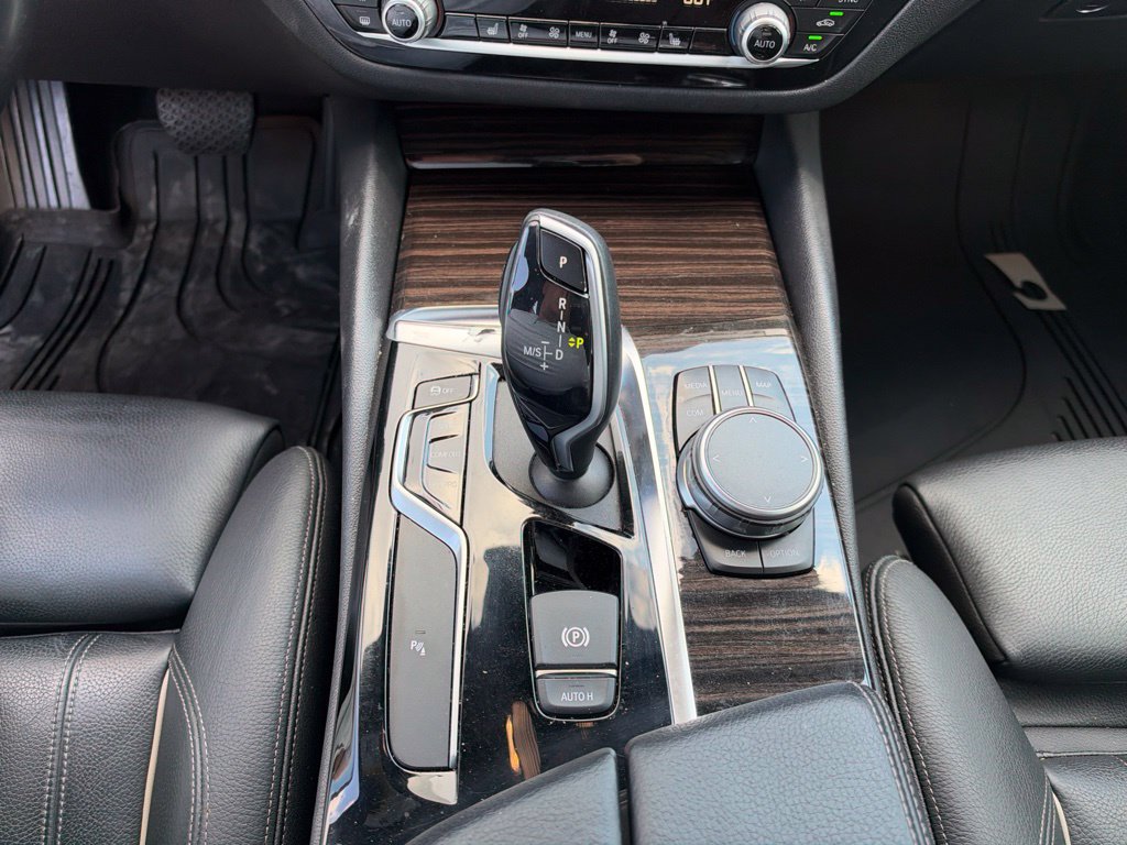 Used 2019 BMW 530i w/ Convenience Package RWD image 18