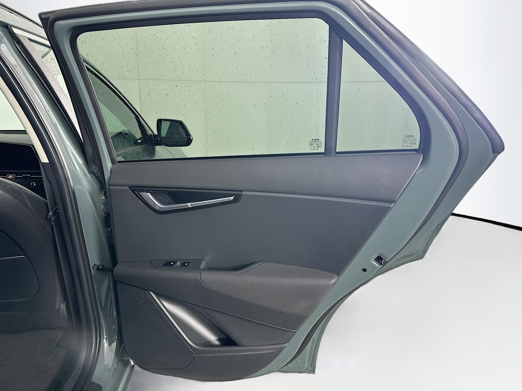 Used 2023 Kia Niro Wave w/ Wave Preserve Package FWD image 31