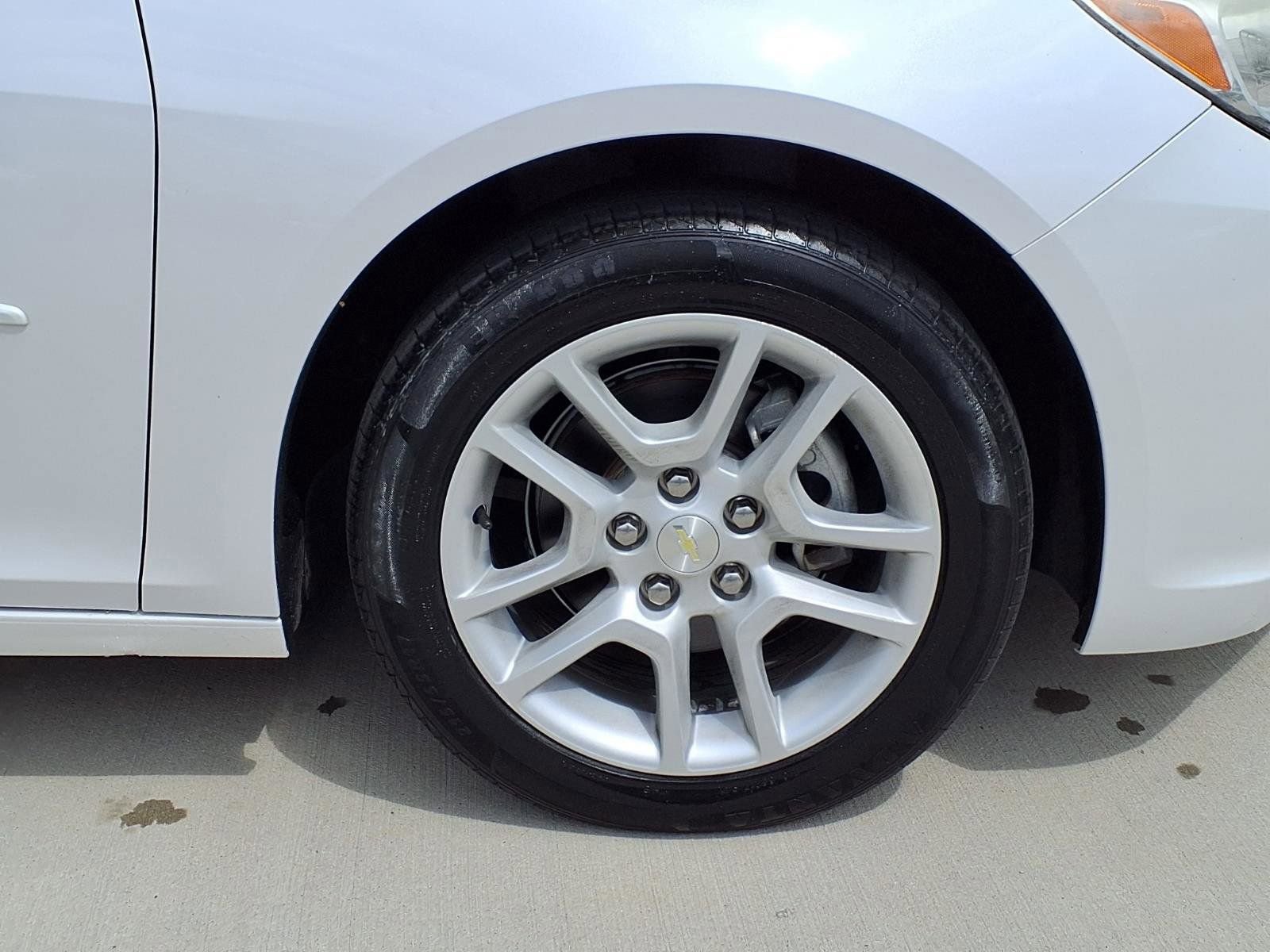 Used 2015 Chevrolet Malibu LT FWD image 9